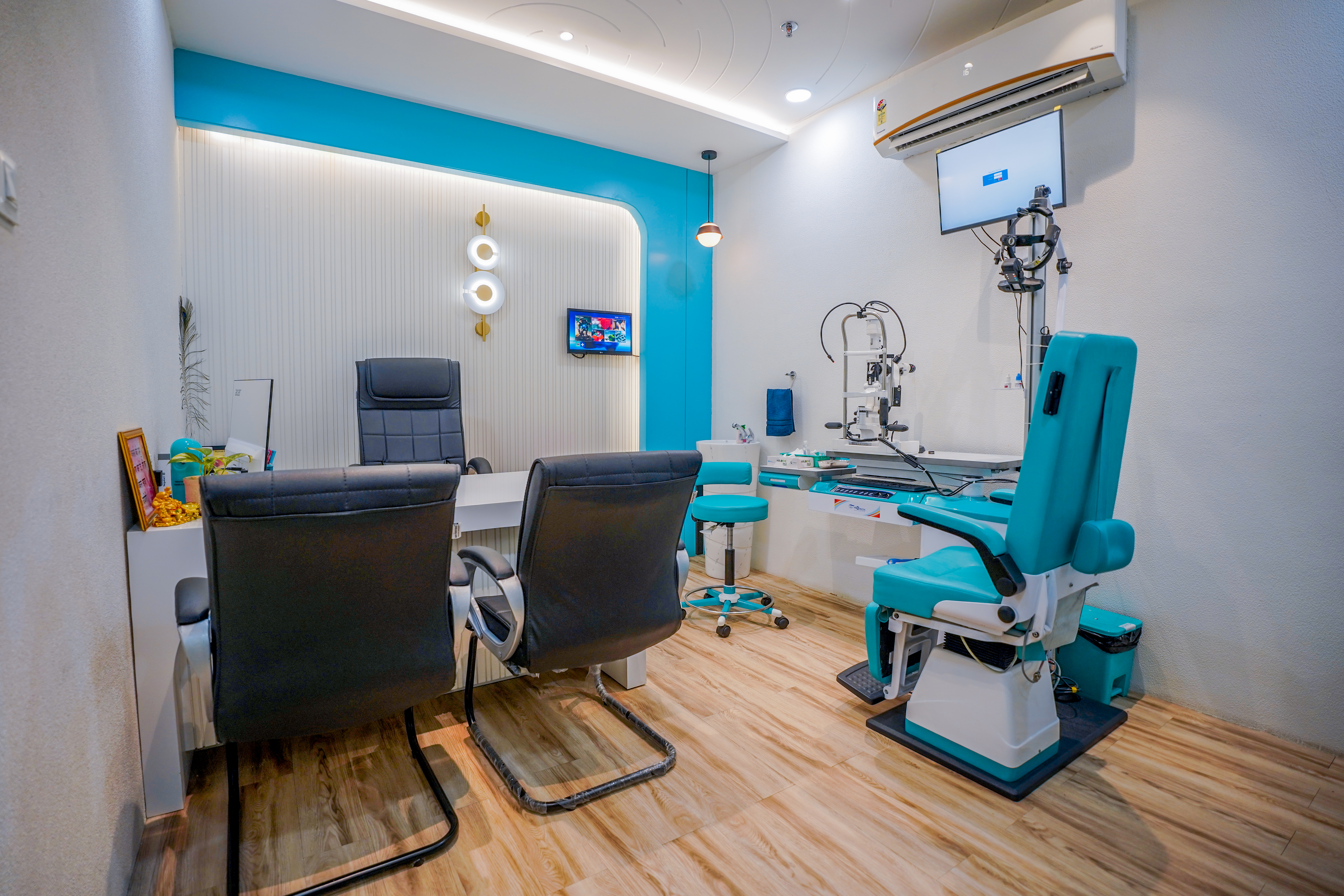 Shanti Eye Tech consultation room with eye examination equipment